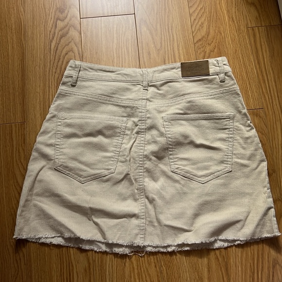Pull & Bear corduroy mini skirt - Picture 2 of 5
